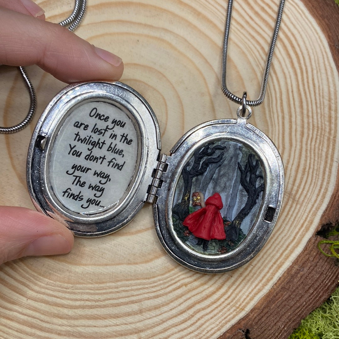 Into the Woods, Little Red Riding Hood Locket